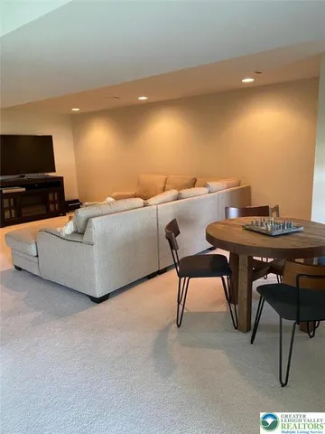 $379,900 | 2529 Gila Drive, Easton, PA 18040