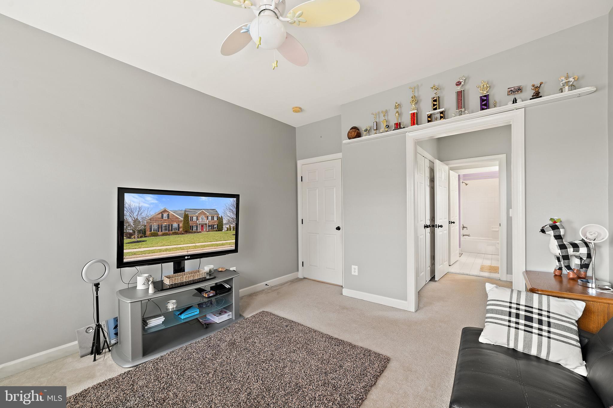 4564 Gates Road Warrenton, VA 20187 - Photo 14 of 39 Gallery Image 14
