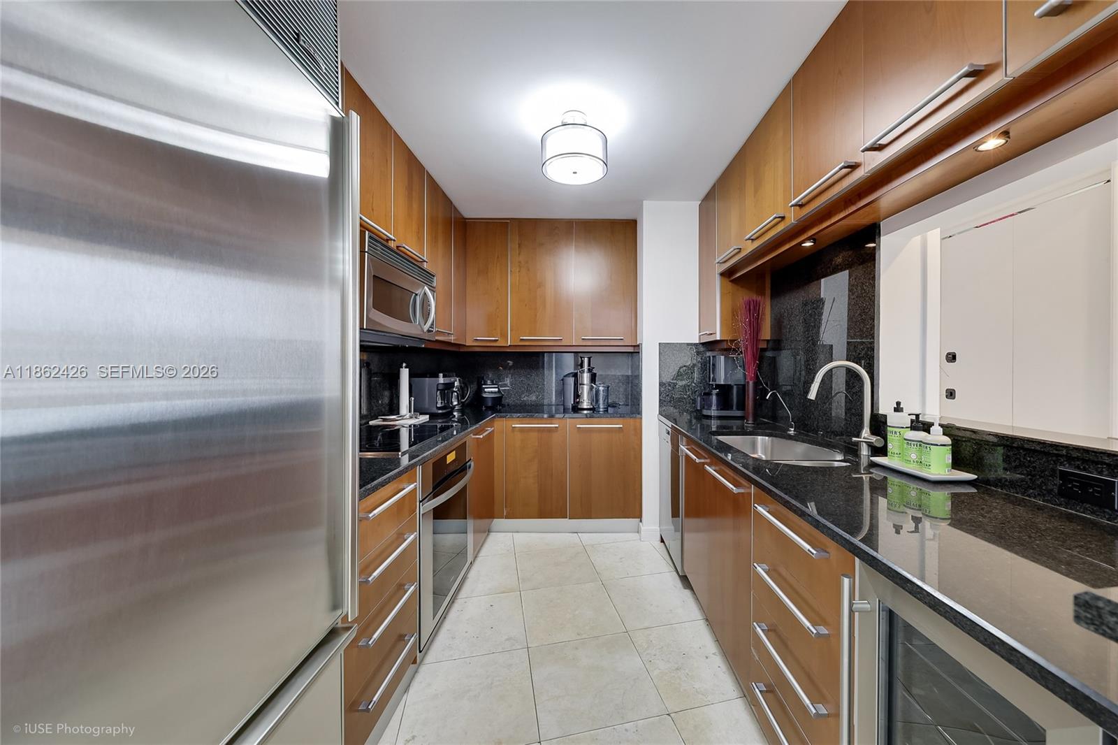 901 Brickell Key Boulevard, Unit 2701 Miami, FL 33131 - Photo 26 of 29