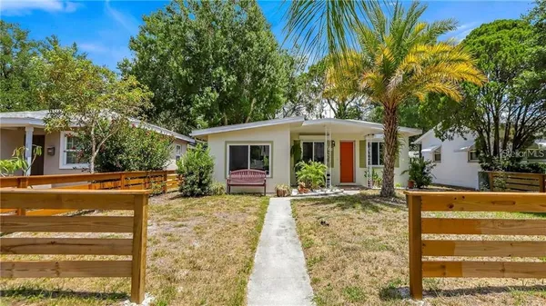 $2,200 | 325 42nd Avenue North, St. Petersburg, FL 33703