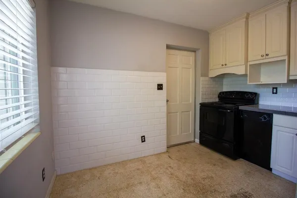 $2,200 | 325 42nd Avenue North, St. Petersburg, FL 33703