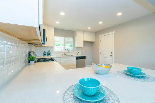 $369,000 | 690 Acacia Avenue, Sacramento, CA 95815