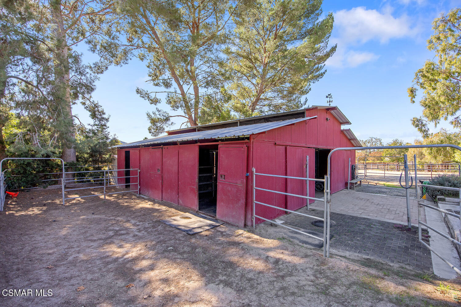 11316 Barranca Road Camarillo, CA 93012 - Photo 38 of 44 a view of a backyard