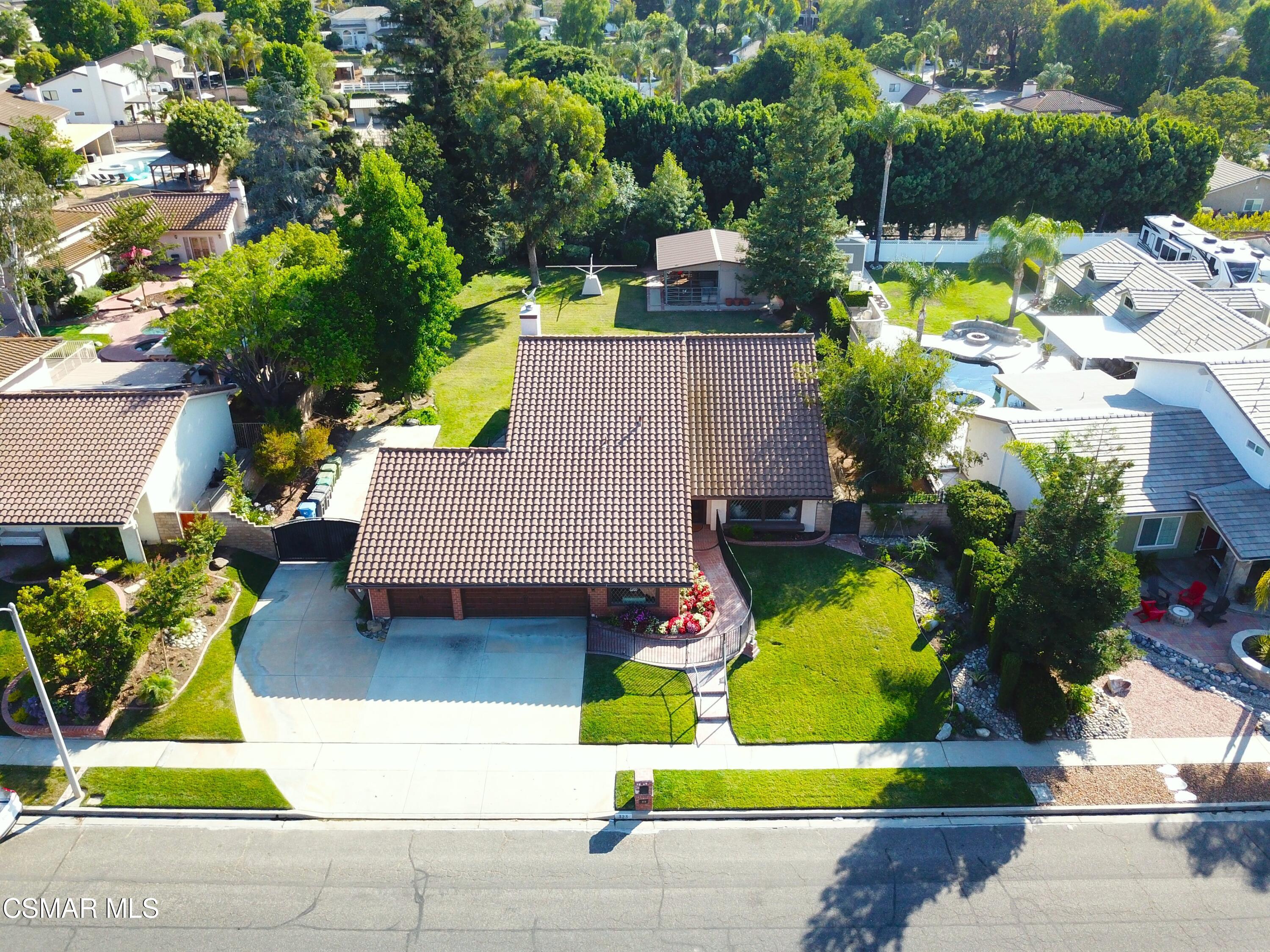 323 Valley Gate Road Simi Valley, CA 93065 - Photo 11 of 58 org_2bd7c3b000745d93_1722644130000