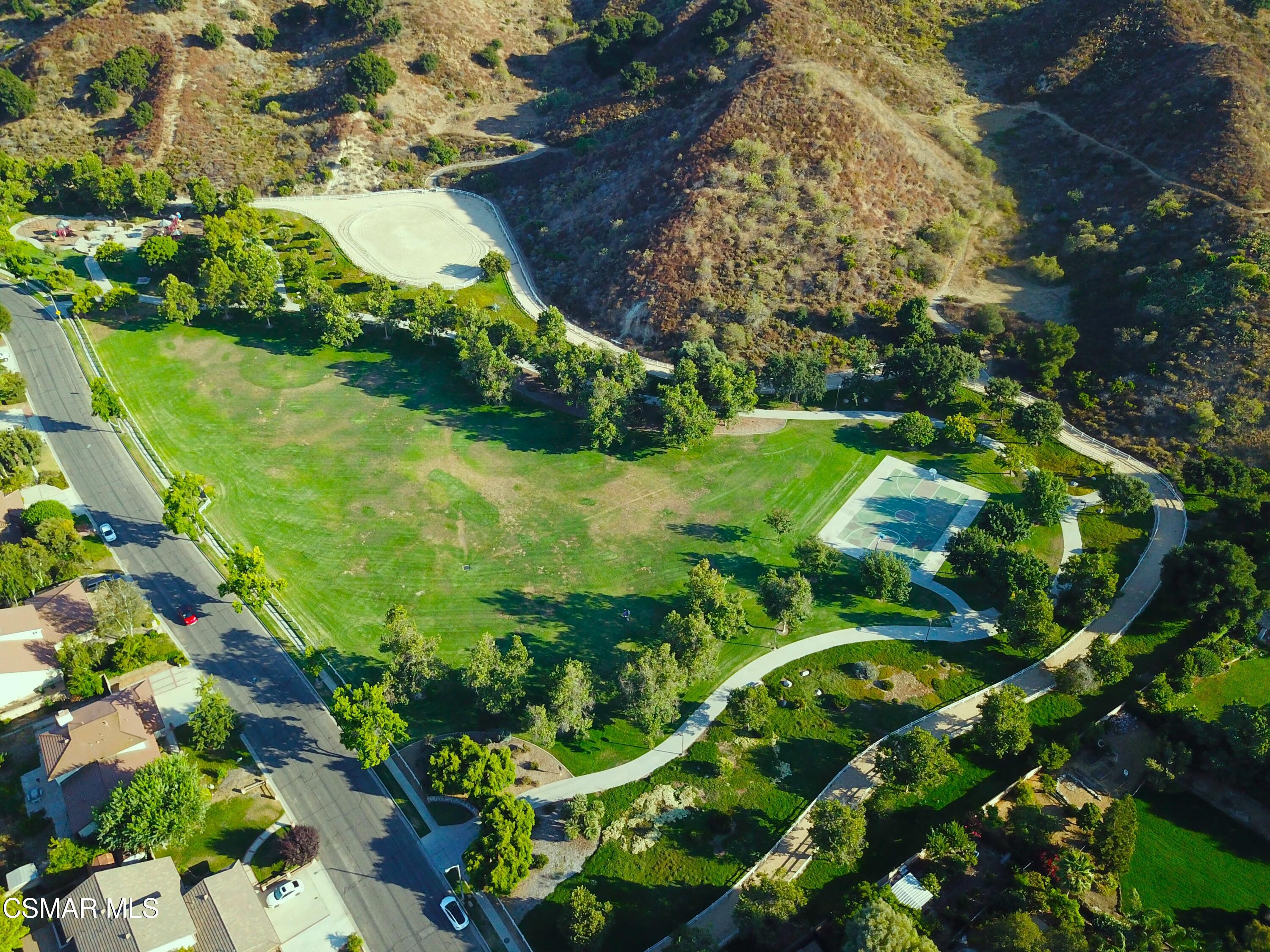 323 Valley Gate Road Simi Valley, CA 93065 - Photo 14 of 58 org_1b781ca1601761cf_1722646954000