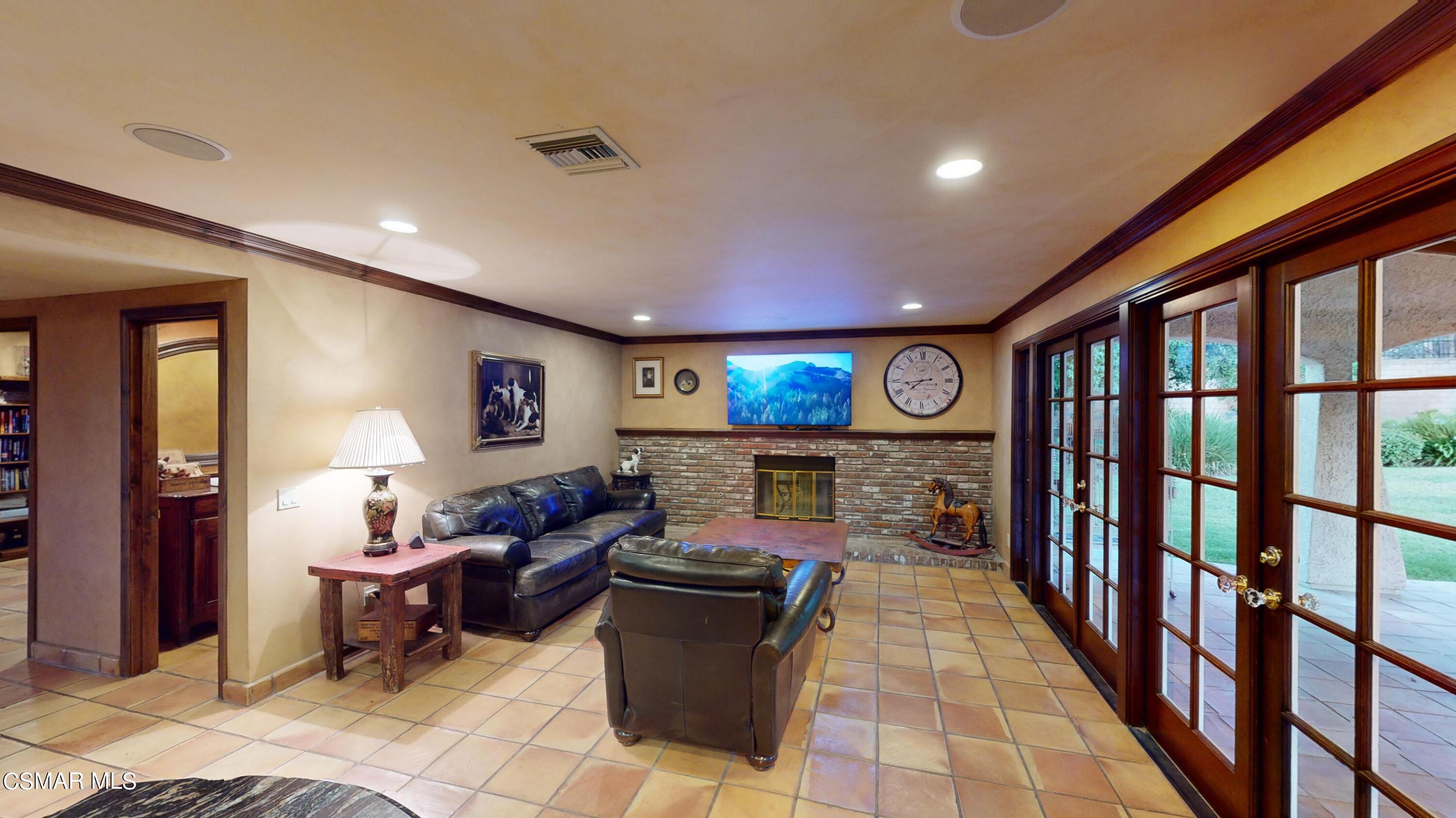 323 Valley Gate Road Simi Valley, CA 93065 - Photo 29 of 58 323-Valley-Gate-Rd-08042024_132439