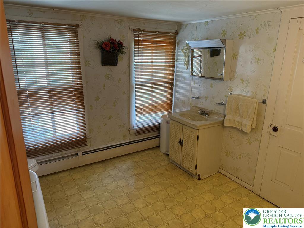 1227 Valley Road Tamaqua, PA 18252 - Photo 18 of 40