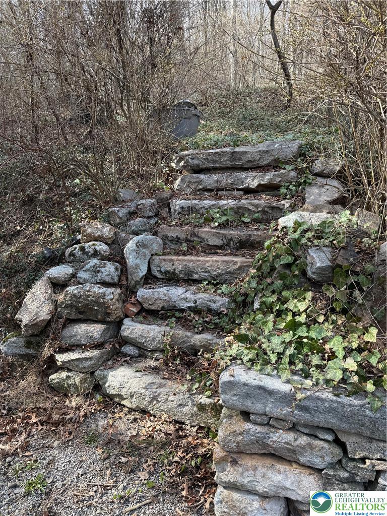 1227 Valley Road Tamaqua, PA 18252 - Photo 3 of 40