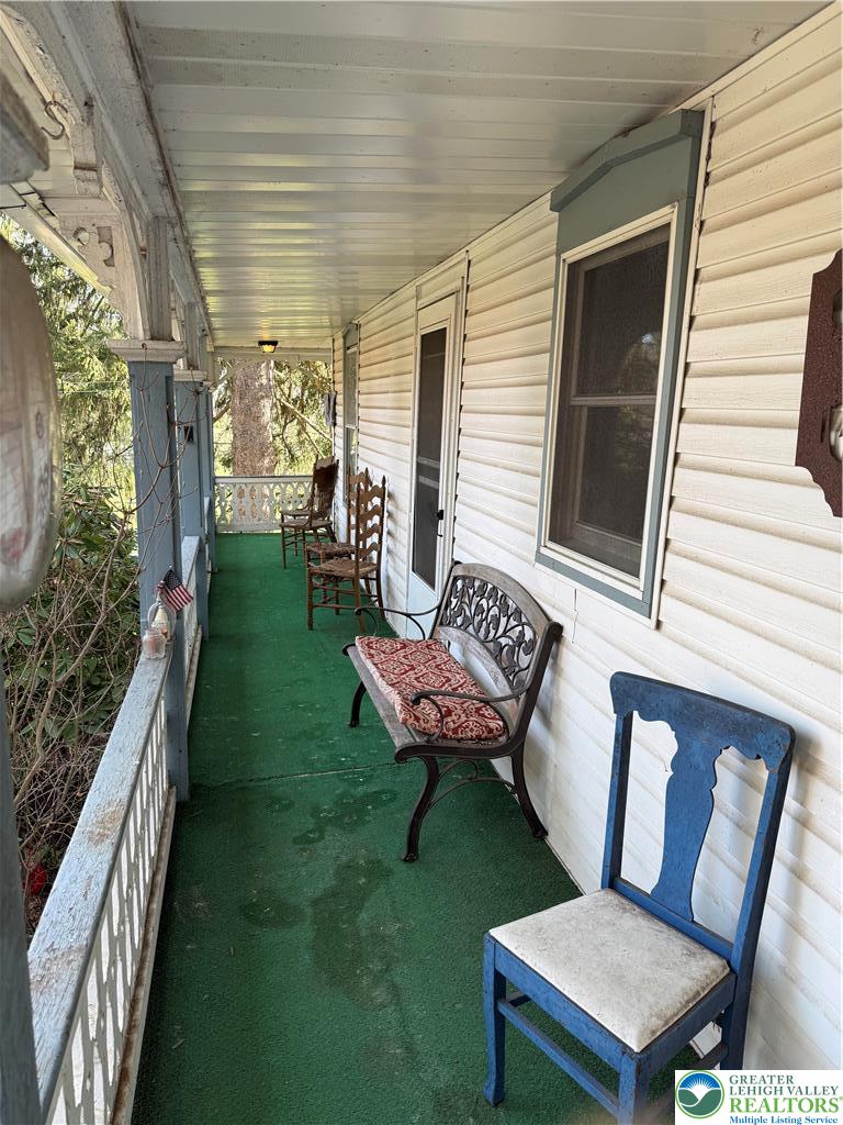 1227 Valley Road Tamaqua, PA 18252 - Photo 6 of 40