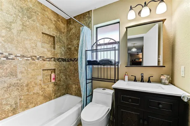 $2,700 | 21013 Ridgeview Loop, Lago Vista, TX 78645