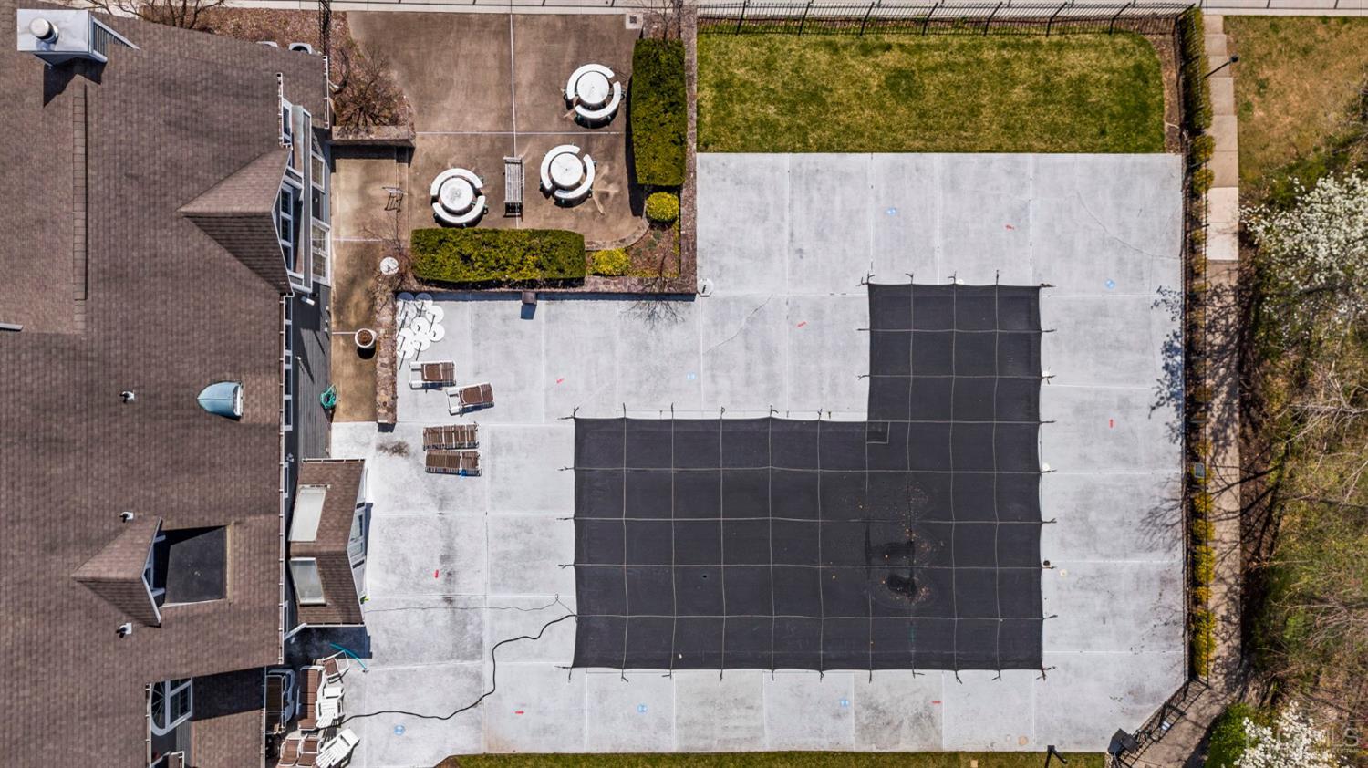 17 Bentley Court Bedminster, NJ 07921 - Photo 37 of 44 view of a bathroom