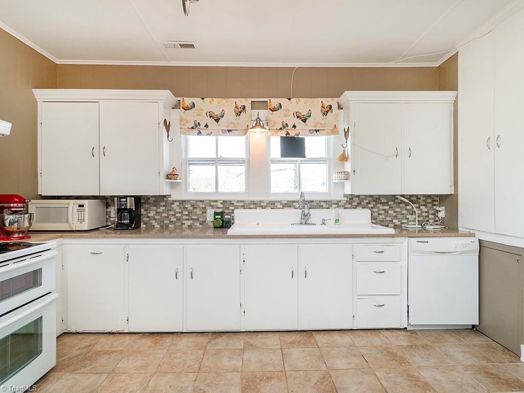 5448 Mt Vernon Church Road Burlington, NC 27217 - Photo 12 of 50