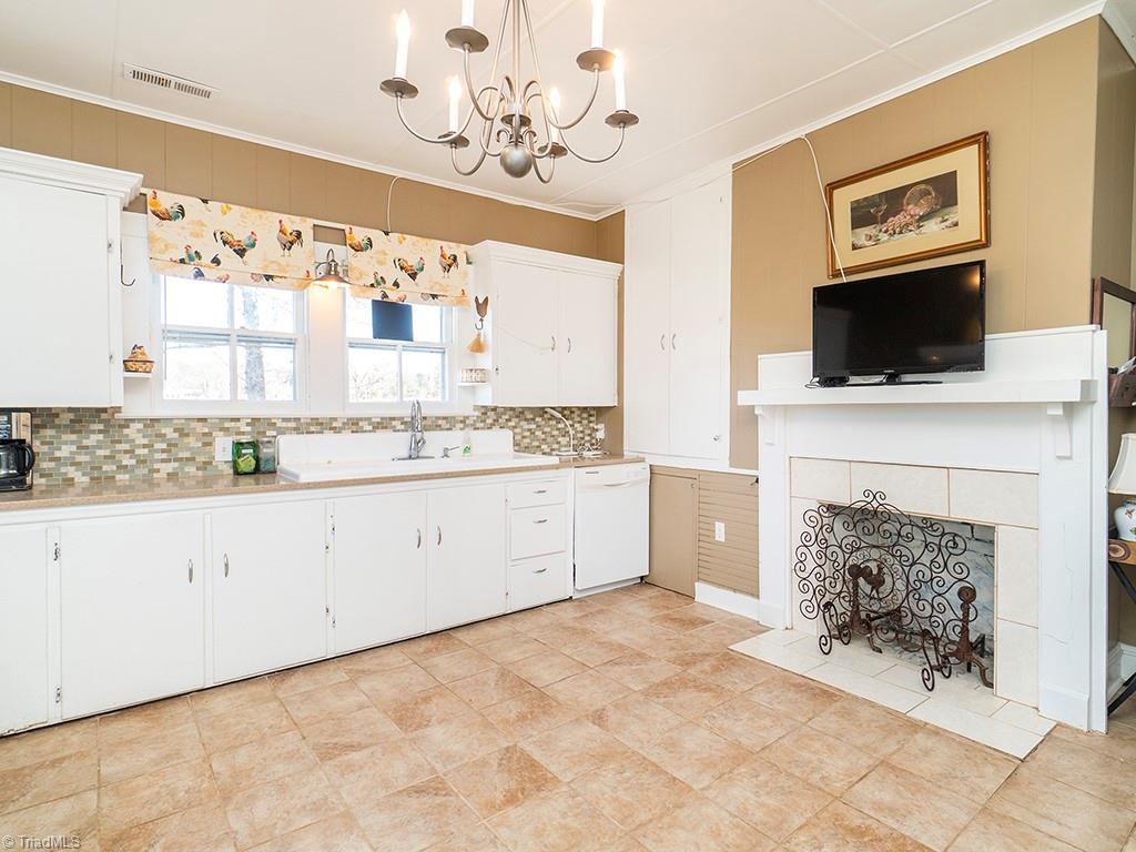 5448 Mt Vernon Church Road Burlington, NC 27217 - Photo 10 of 50