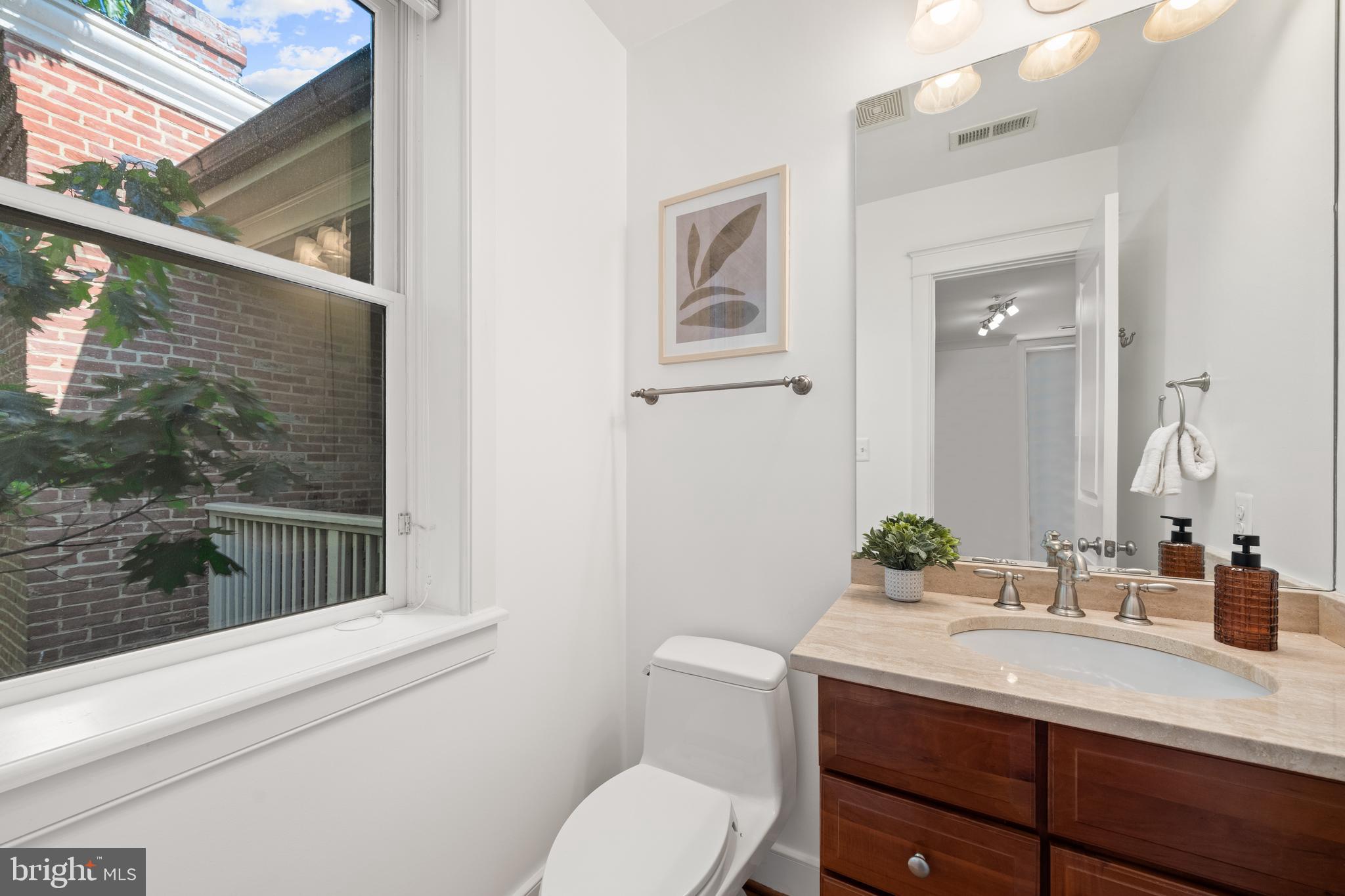 19 Logan Circle Northwest, Unit 300 Washington, DC 20005 - Photo 12 of 24