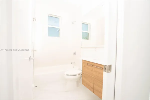 $2,600,000 | 900 Southwest 24th Road, Miami, FL 33129