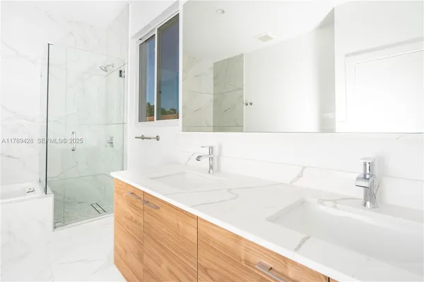 $2,600,000 | 900 Southwest 24th Road, Miami, FL 33129