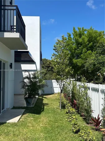 $2,600,000 | 900 Southwest 24th Road, Miami, FL 33129