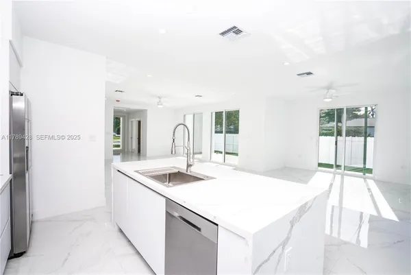 $2,600,000 | 900 Southwest 24th Road, Miami, FL 33129