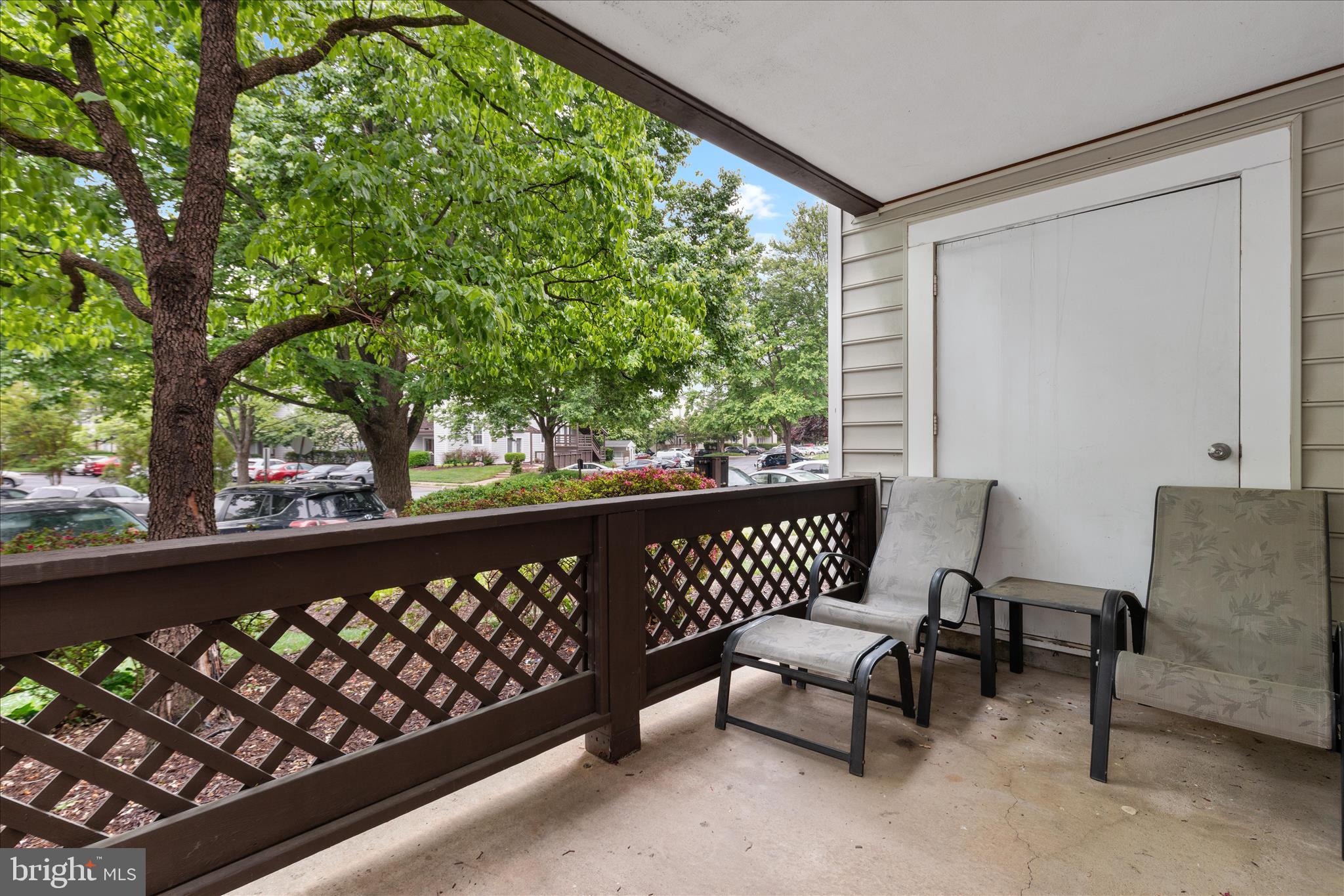 10110 Oakton Terrace Road, Unit 10110 Oakton, VA 22124 - Photo 22 of 27 Expansive and private patio