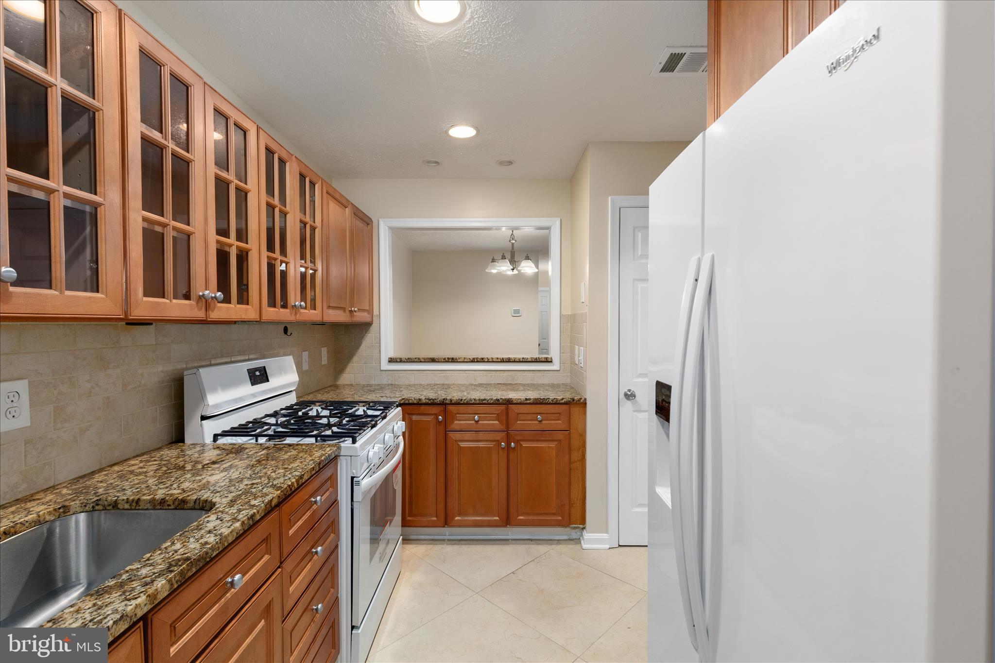 10110 Oakton Terrace Road, Unit 10110 Oakton, VA 22124 - Photo 7 of 27