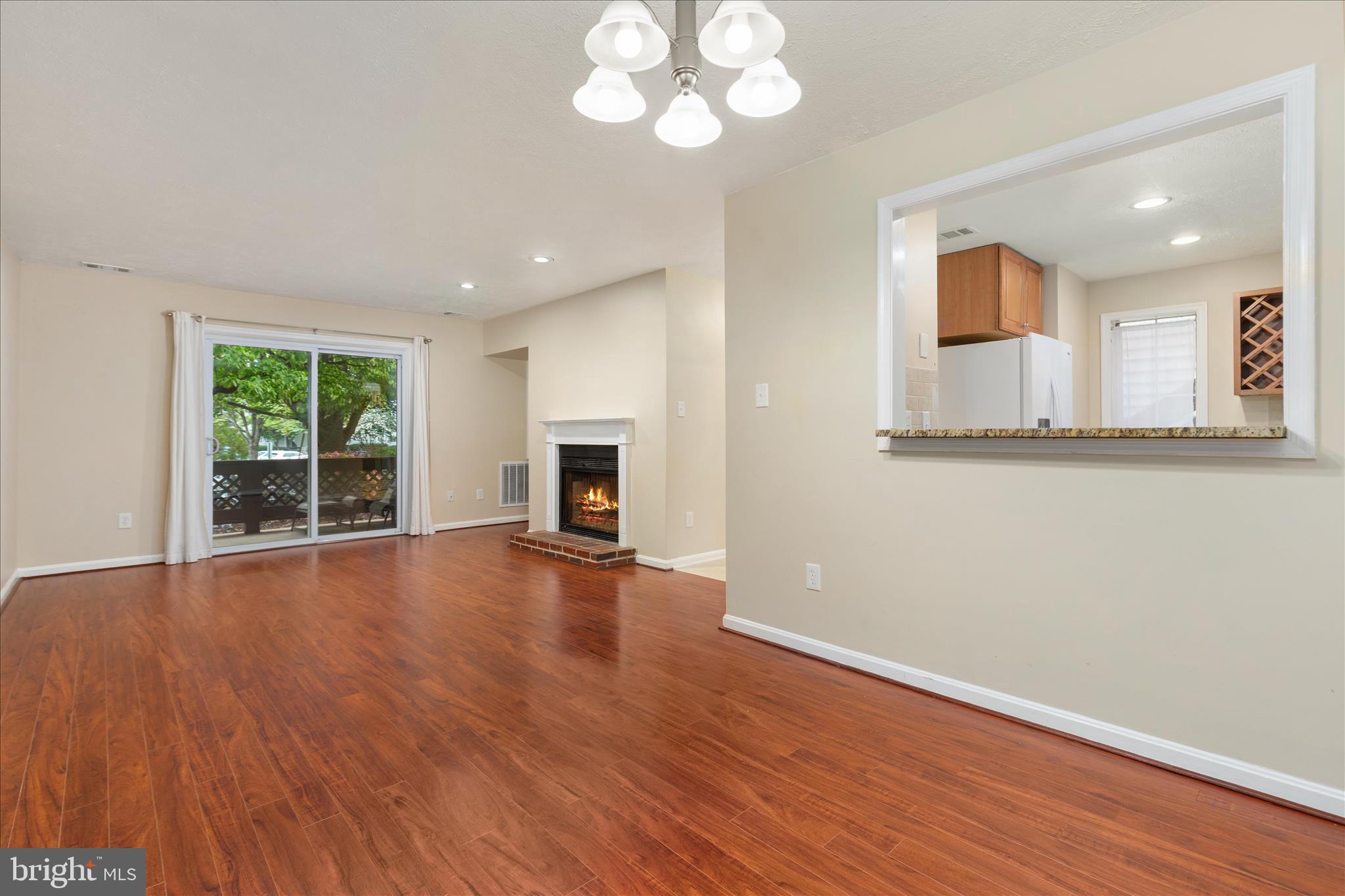 10110 Oakton Terrace Road, Unit 10110 Oakton, VA 22124 - Photo 9 of 27 Engineered Hardwood Floors