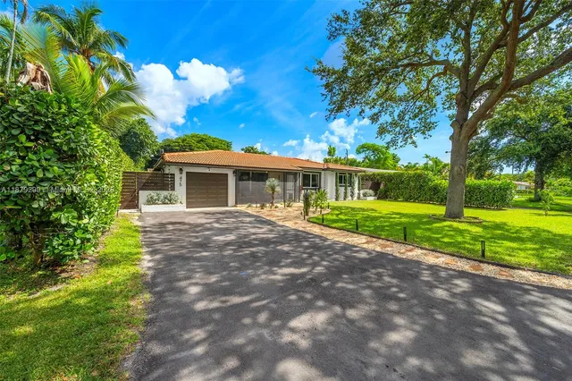 $895,000 | 475 Northwest 88th Terrace, El Portal, FL 33150