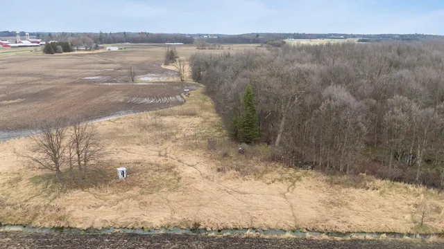 $1,200,000 | 9266 Town Line Road, Larsen, WI 54947