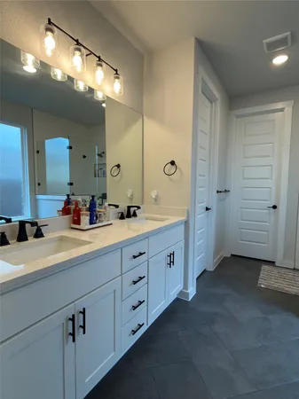 $2,350 | 109 High Vly Drive, Liberty Hill, TX 78642