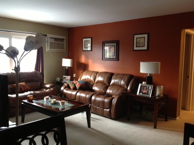 10433 Dearlove Road, Unit 5 Glenview, IL 60025 - Photo 4 of 10 a living room with furniture and a table