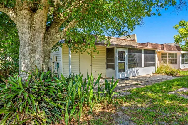 $297,500 | 9994 83rd Street North, Seminole, FL 33777