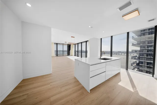 $14,500 | 700 Northeast 24th Street, Unit 2507, Miami, FL 33137