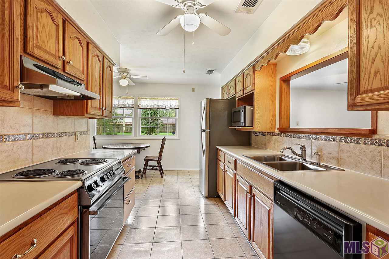 368 Court Street Baton Rouge, LA 70810 - Photo 5 of 15 KITCHEN