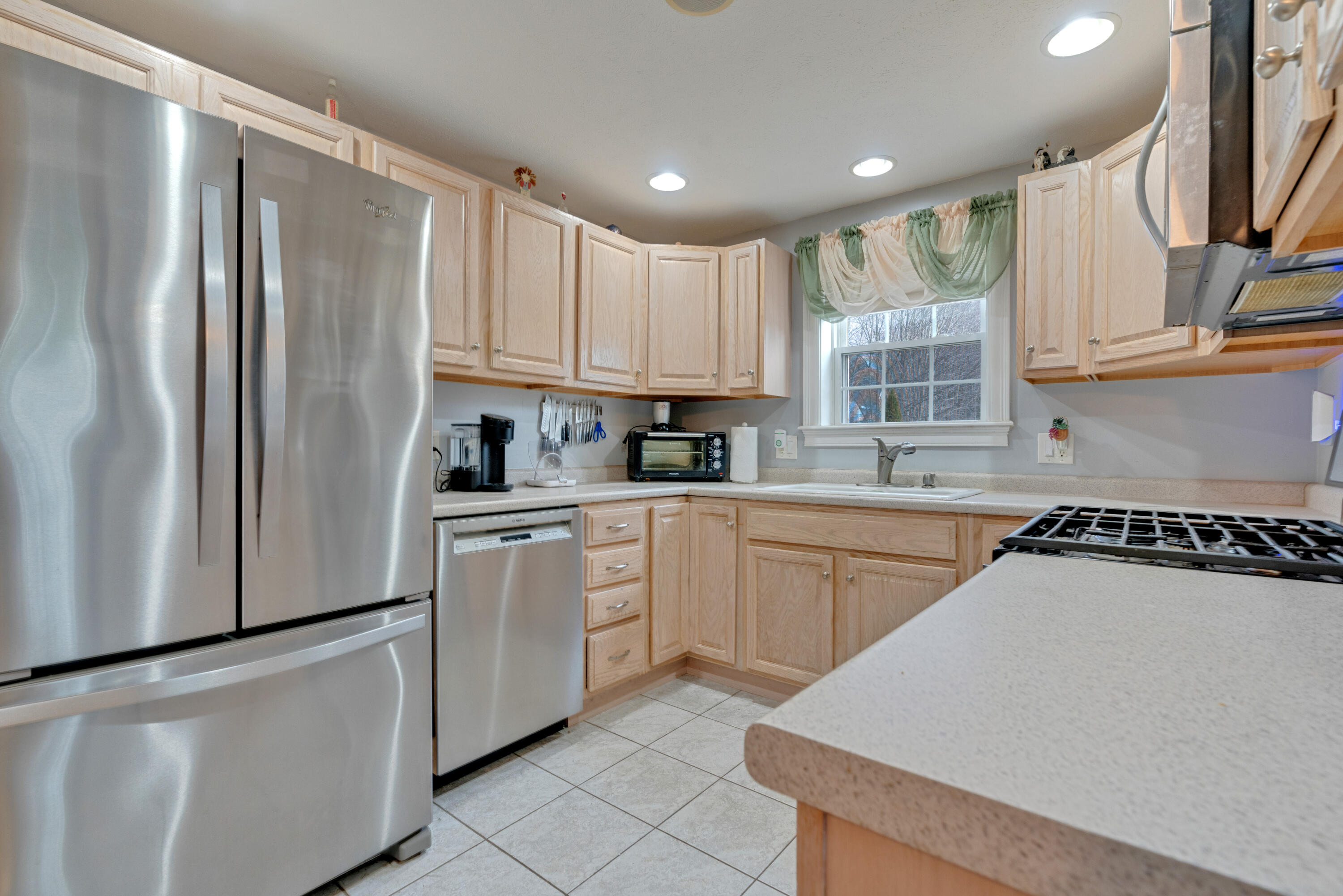 22 Tasker Street, Unit 13 Saco, ME 04072 - Photo 6 of 38 _DSC5713