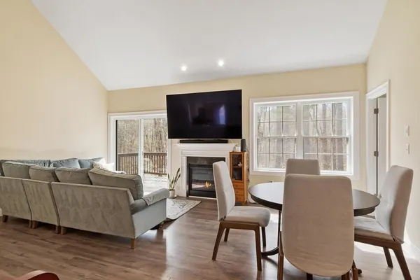 $650,000 | 3 Pine Hill Way, Unit 3, Harvard, MA 01451