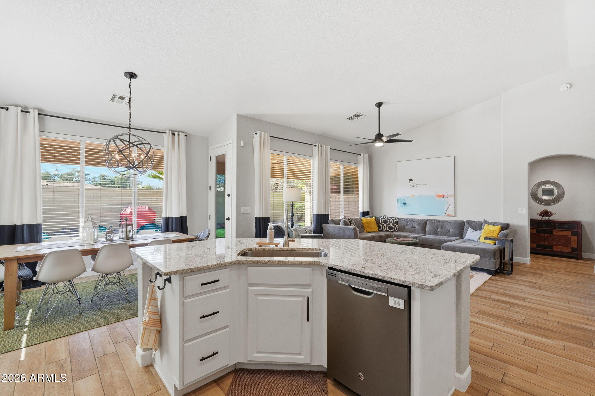 3271 East Santa Fe Lane Gilbert, AZ 85297 - Photo 14 of 39 KITCHEN