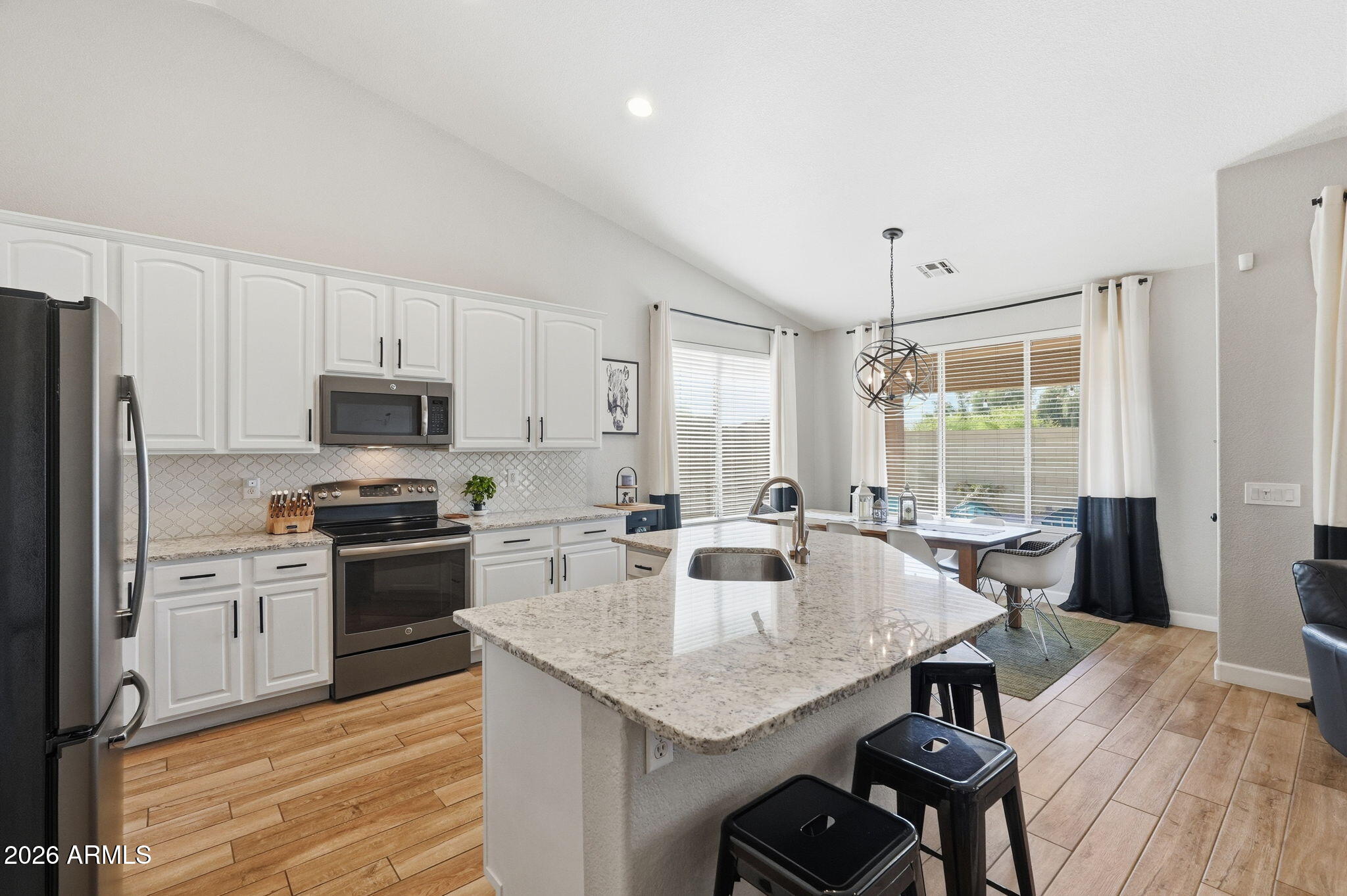 3271 East Santa Fe Lane Gilbert, AZ 85297 - Photo 16 of 39 KITCHEN