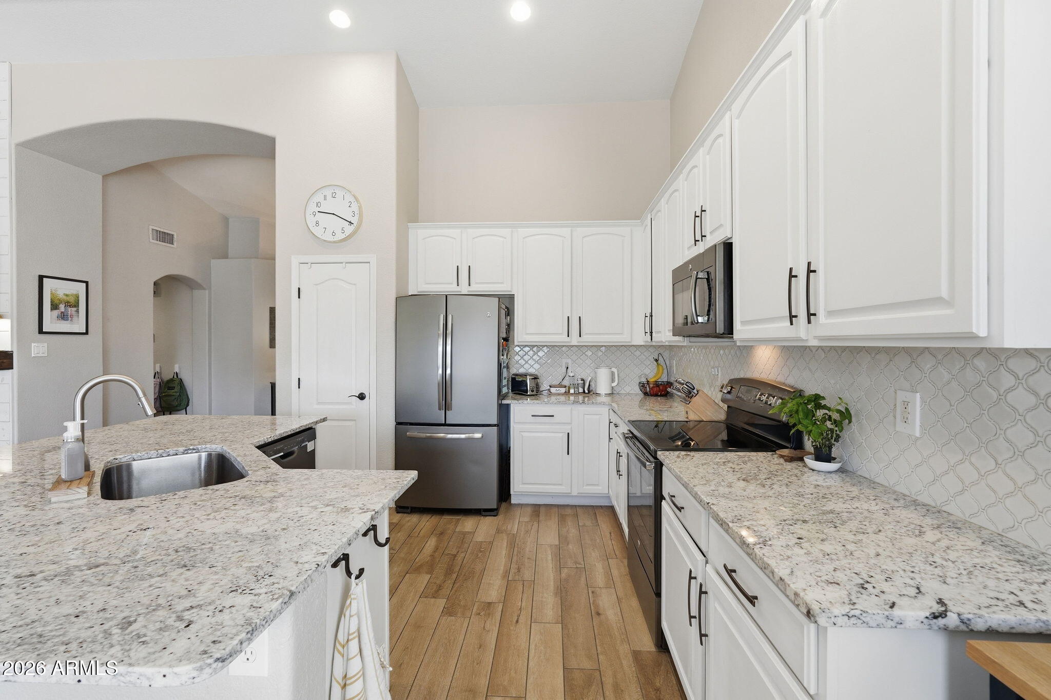 3271 East Santa Fe Lane Gilbert, AZ 85297 - Photo 17 of 39 KITCHEN