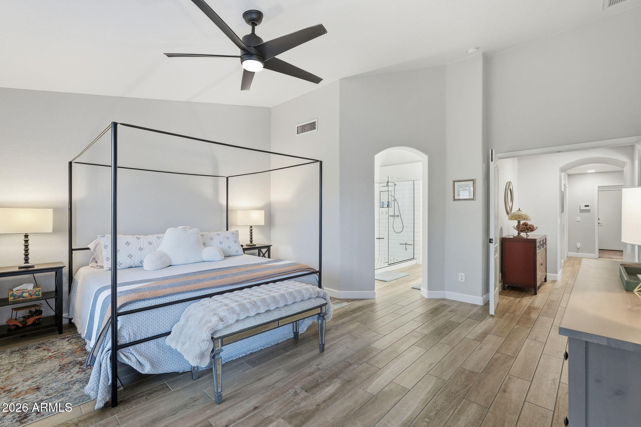 3271 East Santa Fe Lane Gilbert, AZ 85297 - Photo 24 of 39 OWNERS' SUITE