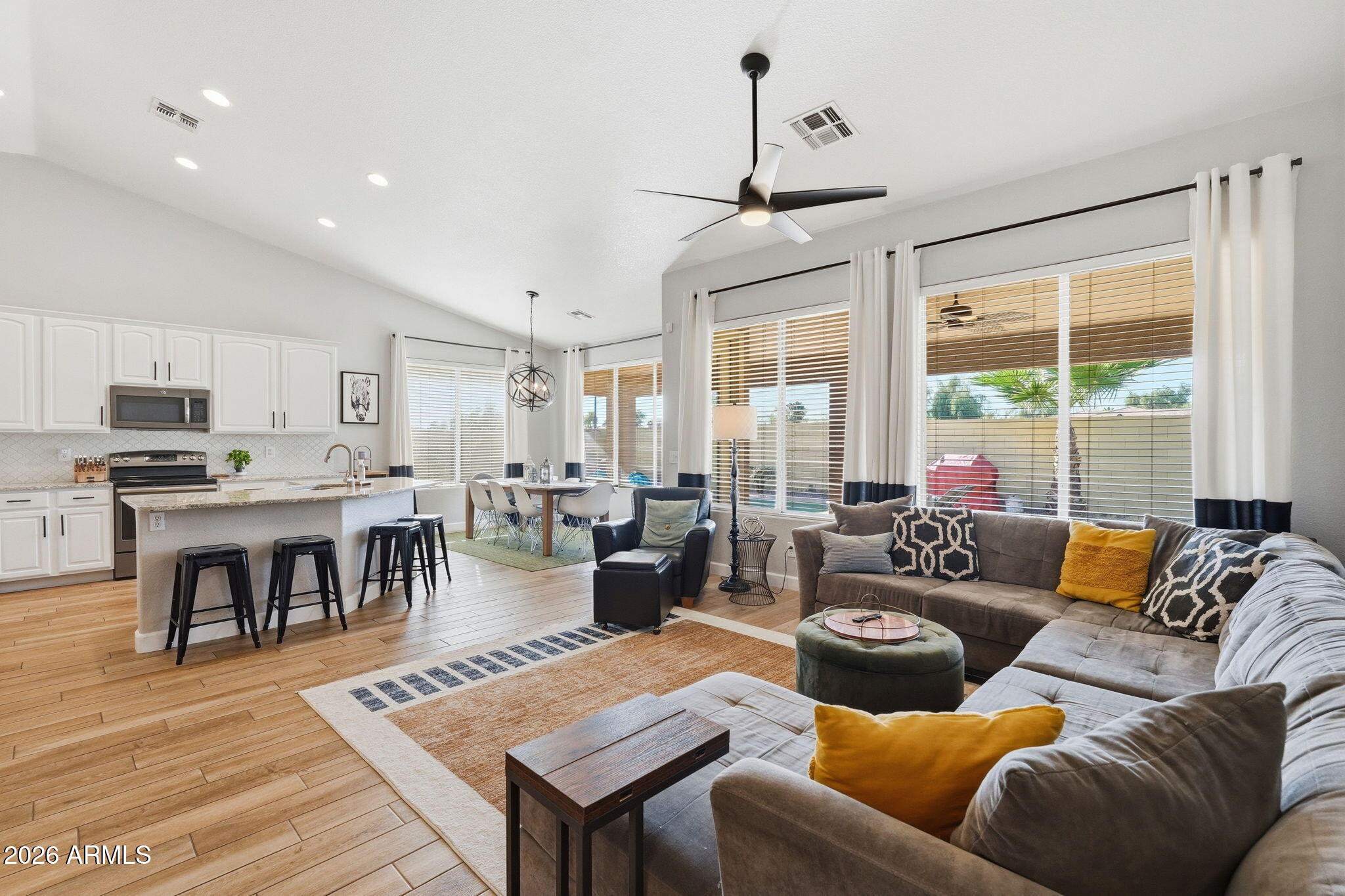 3271 East Santa Fe Lane Gilbert, AZ 85297 - Photo 8 of 39 GREAT ROOM