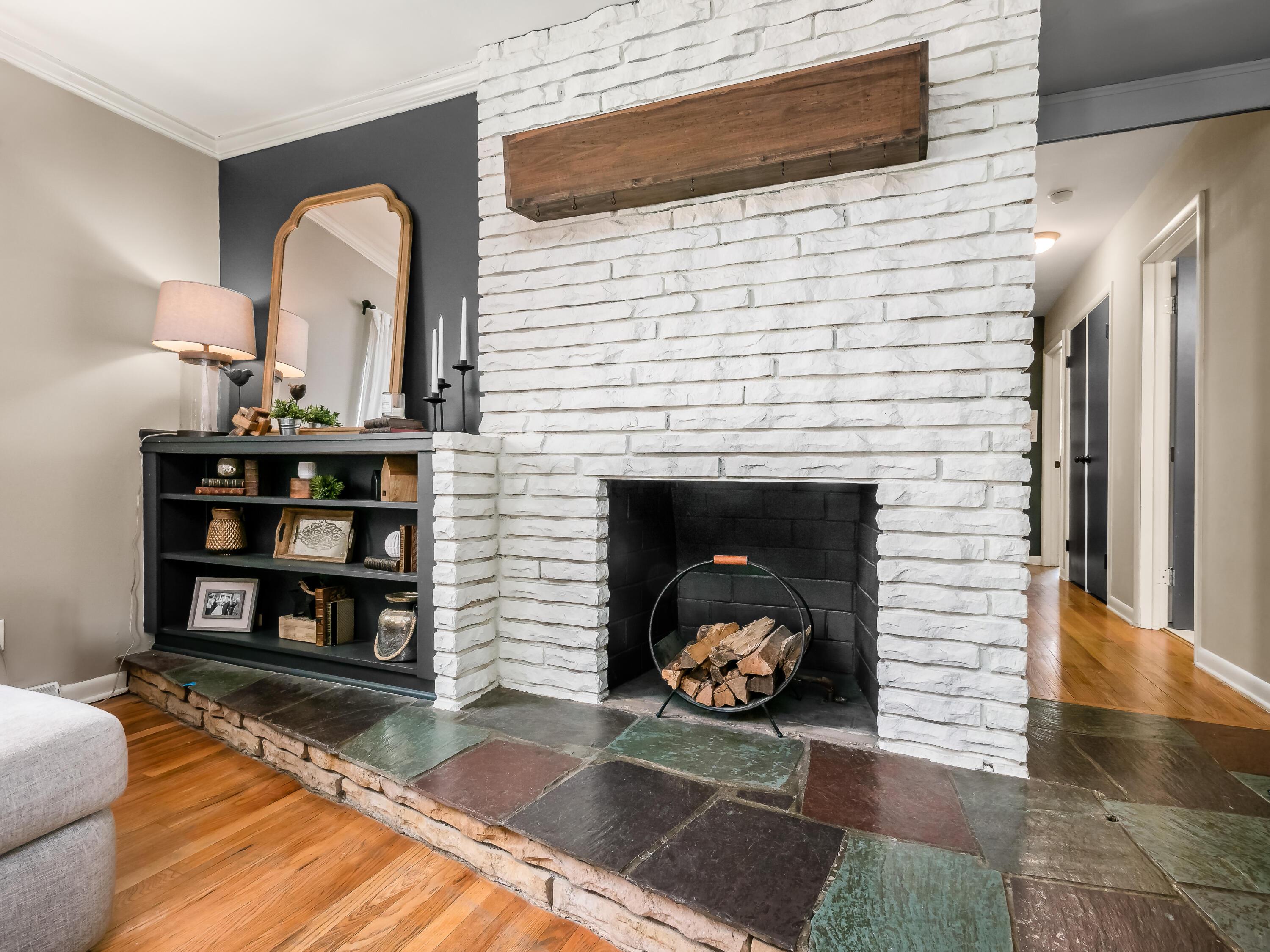 256 South Kellner Road Columbus, OH 43209 - Photo 10 of 49 Decorative Fireplace
