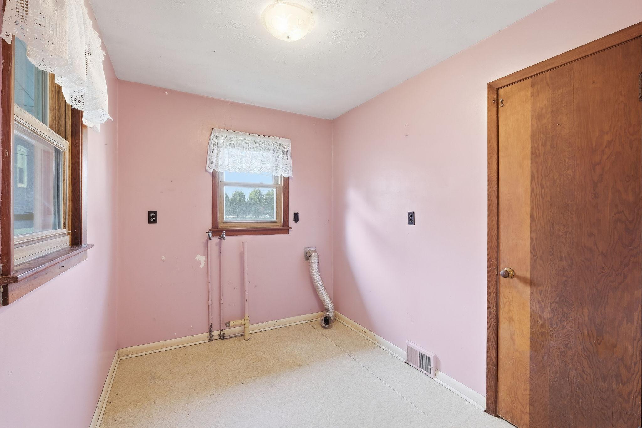 212 3rd Street East Jordan, MN 55352 - Photo 18 of 34 Gallery Image 18