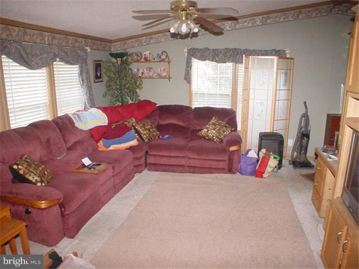 174 Point Airy Road Pilesgrove, NJ 08098 - Photo 11 of 20 Family Room