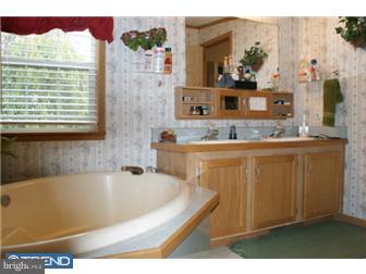 174 Point Airy Road Pilesgrove, NJ 08098 - Photo 15 of 20 Master Bathroom