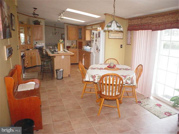174 Point Airy Road Pilesgrove, NJ 08098 - Photo 6 of 20 Kitchen