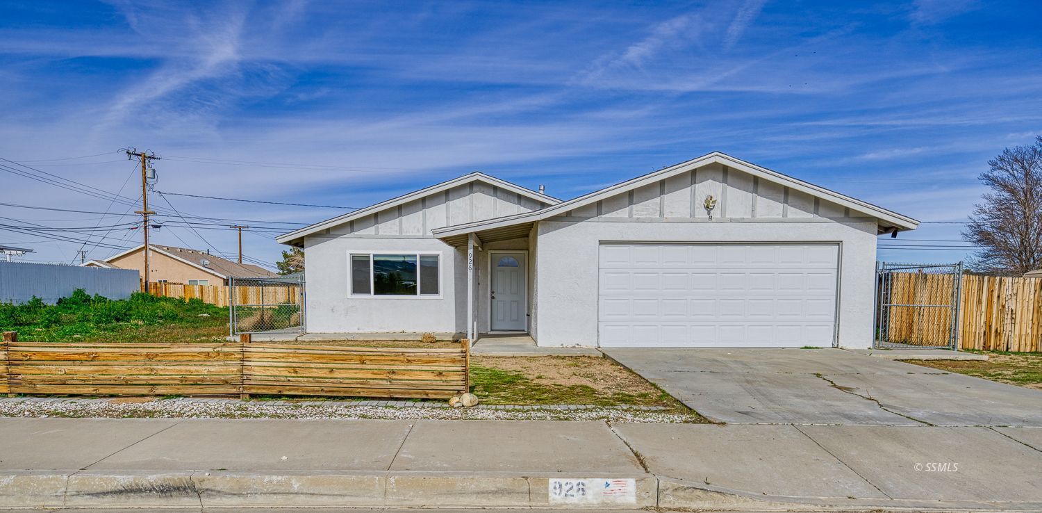 926 West Dolphin Avenue Ridgecrest, CA 93555 - Photo 1 of 33 Gallery Image 1