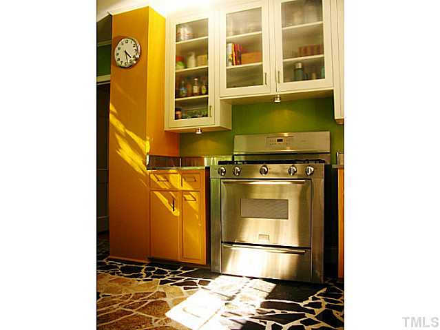 115 Lord Ashley Road Raleigh, NC 27610 - Photo 6 of 19 Kitchen