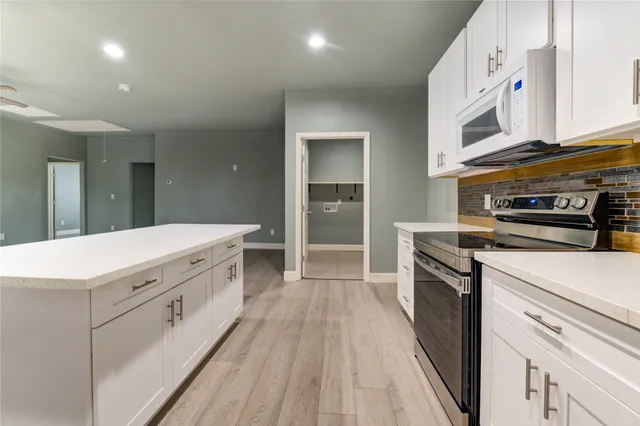 a view of utility room