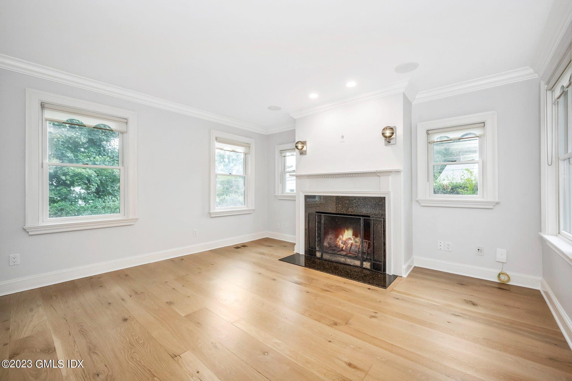 10 Thorn Hill Road Riverside, CT 06878 - Photo 7 of 29 009-451977-MTZ_3225_12844933