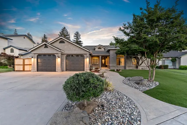 $575,000 | 3287 McKelvy Avenue, Clovis, CA 93611