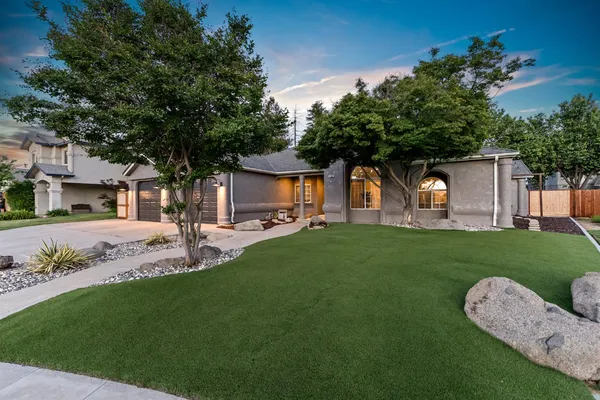 $575,000 | 3287 McKelvy Avenue, Clovis, CA 93611